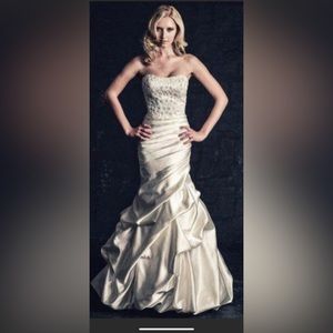 Private Label By G NWOT Sequin Wedding Dress